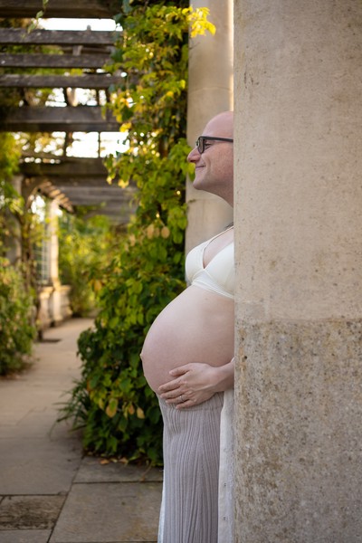 Autumn Maternity Session at Hill Garden and Pergola (2023)
